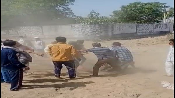 पप्पू राव को उसकी मौसी ने गोद ले लिया