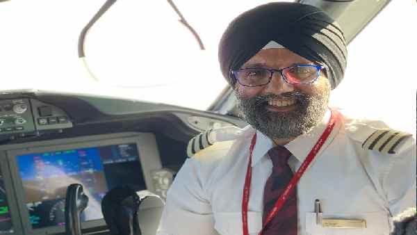 British PM Boris Johnson awarded the Prime Ministers Point of Light Awardto Jaspal Singh, pilot of Virgin Atlantic for carrying hundreds of oxygen concentrators from UK to India British PM Boris Johnson awarded the Prime Ministers Point of Light Awardto Jaspal Singh, pilot of Virgin Atlantic for carrying hundreds of oxygen concentrators from UK to India