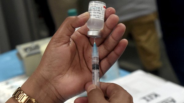साल के अंत तक सभी एडल्ट्स को कोरोना वैक्सीन लगाने की तैयारी में सरकार साल के अंत तक सभी एडल्ट्स को कोरोना वैक्सीन लगाने की तैयारी में सरकार