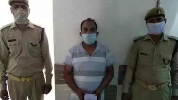 District hospital health worker sold empty oxygen cylinder in ten thousand rupees District hospital health worker sold empty oxygen cylinder in ten thousand rupees
