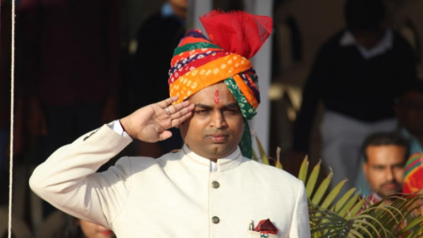 हौसला बढ़ाने के लिए दिए रुपए