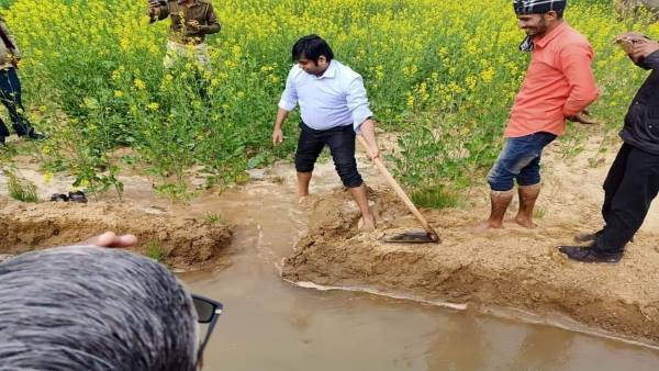जब खेत में करने लगे थे काम