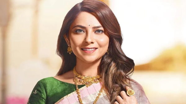 छत से घुसा हमलावर