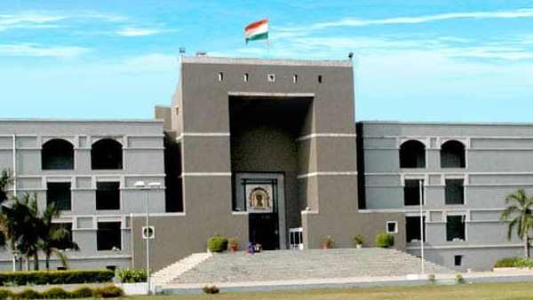 Gujarat High Court asked Ahmedabad Municipal Corporation For Realtime Updates On Availability Of Beds Gujarat High Court asked Ahmedabad Municipal Corporation For Realtime Updates On Availability Of Beds