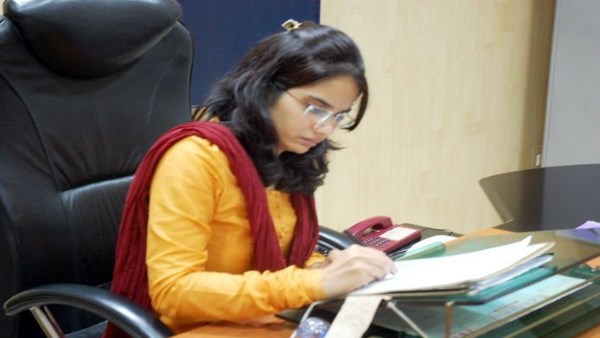 23 साल की उम्र में बनी आईएएस