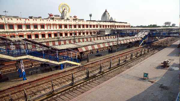 चक्रवात की वजह से 19 को ये ट्रेनें भी रद्द रहेंगी