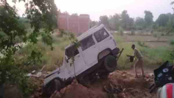 Unnao News: Five people no more in road accident Unnao News: Five people no more in road accident