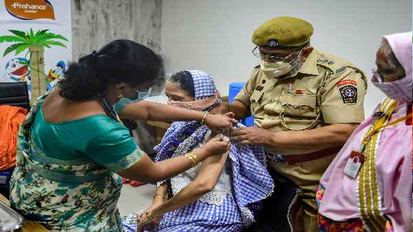 Former RBI Governor C Rangarajan said on Covid vaccination, that the Center should bear the cost, it cannot run away from its responsibility Former RBI Governor C Rangarajan said on Covid vaccination, that the Center should bear the cost, it cannot run away from its responsibility