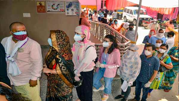 वैक्सीनेशन का दायरा बढ़ाने से मुश्किल लग रहा है काम