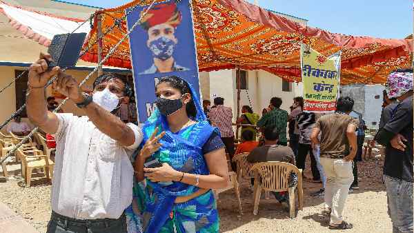 वैक्सीन सर्टिफिकेट सोशल मीडिया पर ना डालें- सरकार