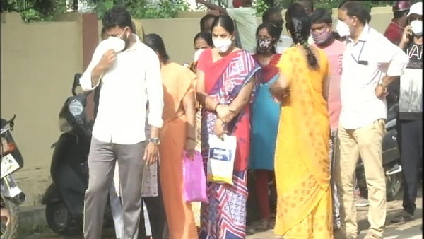 Karnataka: Lockdown extended till June 7, over 32 thousand new covid patients in one day Karnataka: Lockdown extended till June 7, over 32 thousand new covid patients in one day