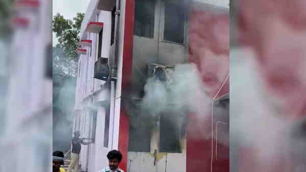 patna fire accident in house of minister santosh manjhi patna fire accident in house of minister santosh manjhi