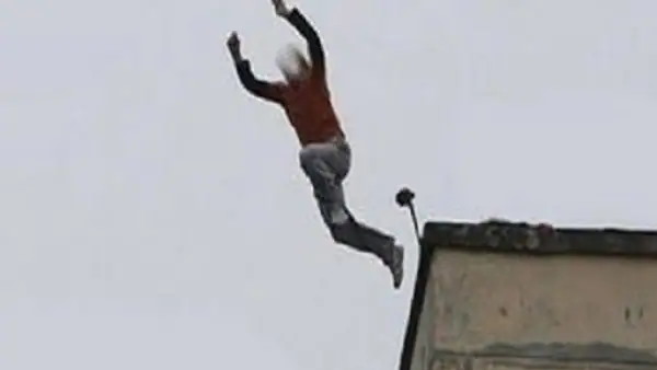 man jumped from hospital with his 10 year old son in bareilly man jumped from hospital with his 10 year old son in bareilly