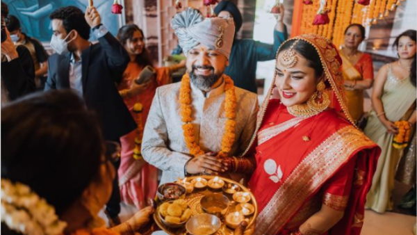 आनंद और अंगीरा बीते 2 सालों से एक-दूसरे को डेट कर रहे थे