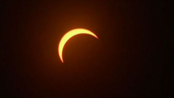Surya Grahan 2021 Live: थोड़ी देर में लगेगा सू्र्य को ग्रहण Surya Grahan 2021 Live: थोड़ी देर में लगेगा सू्र्य को ग्रहण