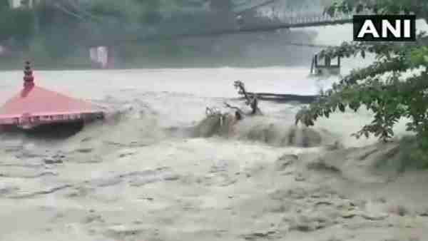 water level rose in Alaknanda and mandakini river due to heavy rainfall water level rose in Alaknanda and mandakini river due to heavy rainfall