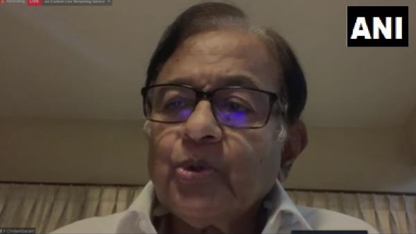 वित्तवर्ष 2020-21 में जीडीपी में 7.3 प्रतिशत की गिरावट के बाद कांग्रेस ने इसको लेकर केंद्र की नरेंद्र मोदी की अगुवाई वाली सरकार की नीतियों पर सवाल उठाए हैं वित्तवर्ष 2020-21 में जीडीपी में 7.3 प्रतिशत की गिरावट के बाद कांग्रेस ने इसको लेकर केंद्र की नरेंद्र मोदी की अगुवाई वाली सरकार की नीतियों पर सवाल उठाए हैं