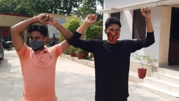 baghpat cow smuggler surrender in police station baghpat cow smuggler surrender in police station