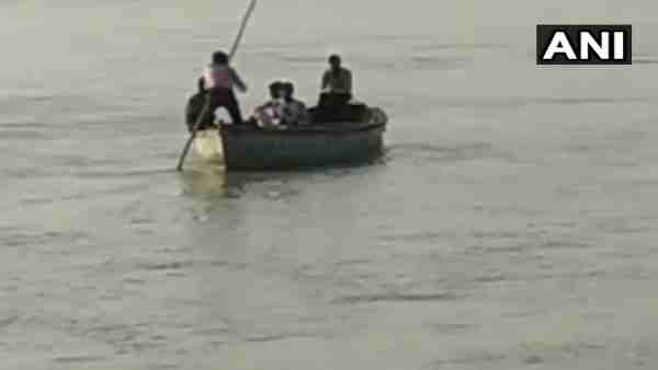 Bijnor News: An alert has been issued for the areas along the banks of river Ganga Bijnor News: An alert has been issued for the areas along the banks of river Ganga
