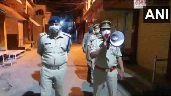 Bulandshahr Police make announced that traders will be allowed to open their shops after vaccination Bulandshahr Police make announced that traders will be allowed to open their shops after vaccination