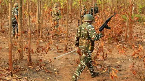 Chhattisgarh naxalite santosh markam body found near dantewada sukma border Chhattisgarh naxalite santosh markam body found near dantewada sukma border
