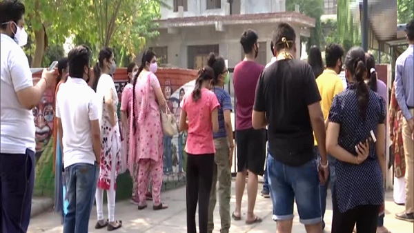 अब तक 1.76 करोड़ लोगों को वैक्सीन लगी