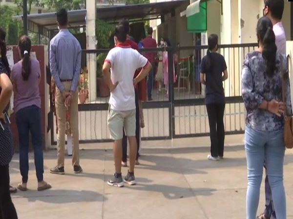 नाइट और वीकेंड कर्फ्यू का समय बदला