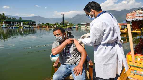 आर्टिकल 370 हटने के बाद कहां खड़ा है जम्मू और कश्मीर ?