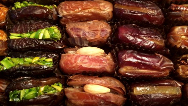 Surat Hazira Port, DRI Seizes 198 Metric Tonnes Of Dates Imported From Pakistan Surat Hazira Port, DRI Seizes 198 Metric Tonnes Of Dates Imported From Pakistan