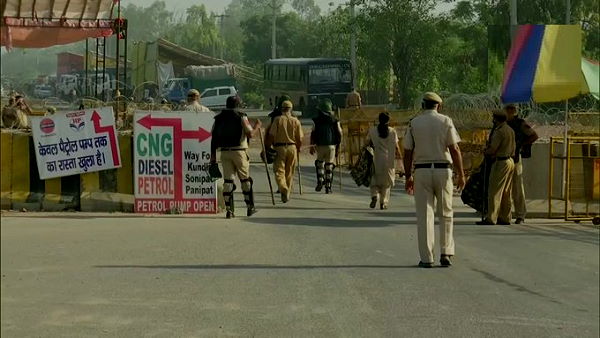 delhi Police FIR against a group of demonstrating farmers, allegedly assaulted Two assistant sub-inspectors delhi Police FIR against a group of demonstrating farmers, allegedly assaulted Two assistant sub-inspectors