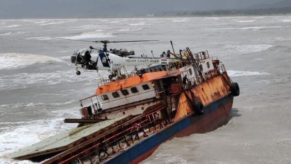 Indian Coast Guard rescued all 16 crew members of from sinking ship near Maharashtra’s Revdanda Indian Coast Guard rescued all 16 crew members of from sinking ship near Maharashtra’s Revdanda