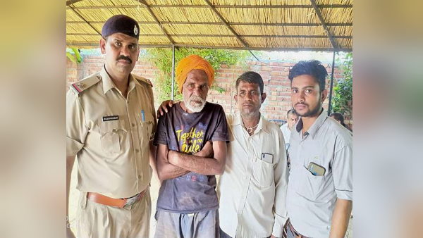 मिर्जापुर का रहने वाला है परिवार