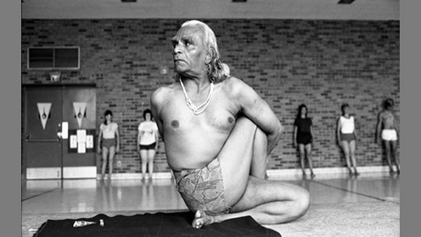 1. बीकेएस अयंगर (1918 -2014)