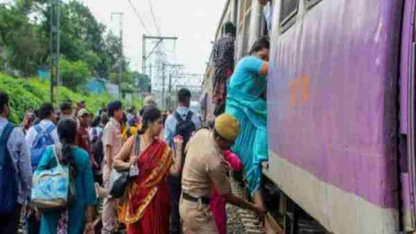 हरिद्वार से दिल्ली जा रही थी हरिद्वार-वलसाड एक्सप्रेस