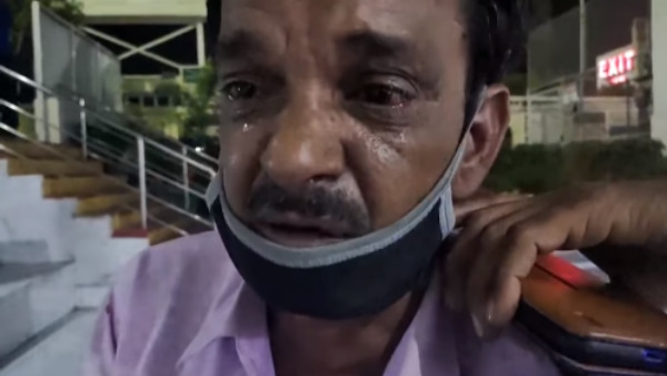 Father kept pleading for sons body all night at Santokba Durlabhji Hospital Jaipur Father kept pleading for sons body all night at Santokba Durlabhji Hospital Jaipur