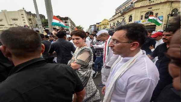 पहले सिंधिया, अब प्रसाद ने छोड़ा राहुल का 'हाथ'