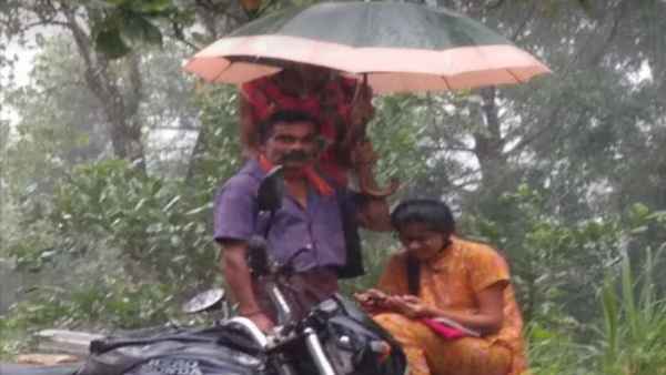 कर्नाटक के एक गांव के किनारे की है ये तस्वीर