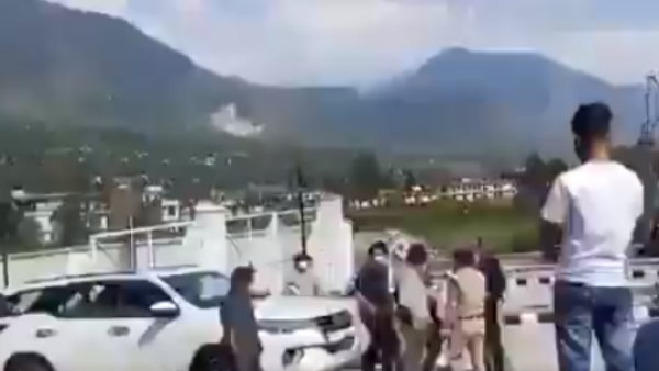 Himachal Pradesh Sp Kullu Slapped Cm Security Asp In Kullu during nitin gadkari visit Himachal Pradesh Sp Kullu Slapped Cm Security Asp In Kullu during nitin gadkari visit