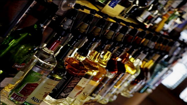 Rs 22 Lakh worth liquor And Beer seized in gujarat Rs 22 Lakh worth liquor And Beer seized in gujarat
