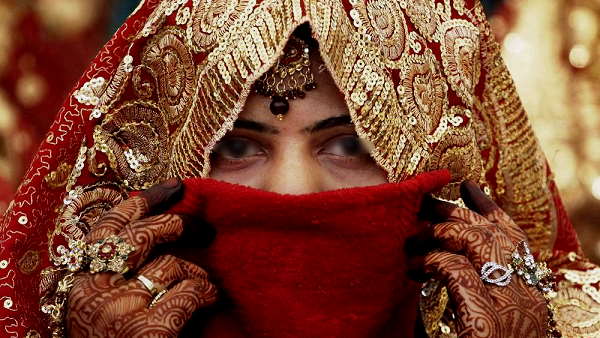 looter-bride left home After 1.5 Months Of Marriage , She Took Away with 4.50 Lakh Rupees Of Jewelry looter-bride left home After 1.5 Months Of Marriage , She Took Away with 4.50 Lakh Rupees Of Jewelry