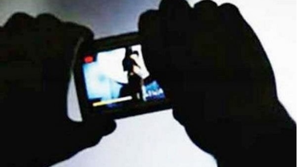man uploaded his wife objectionable pictures on obscene websites man uploaded his wife objectionable pictures on obscene websites