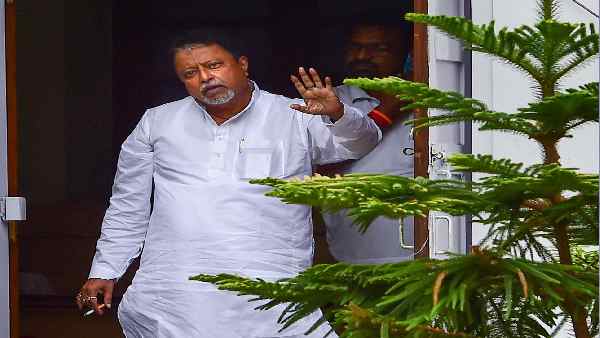 क्या भाजपा को झटका देने वाले हैं मुकुल रॉय ?