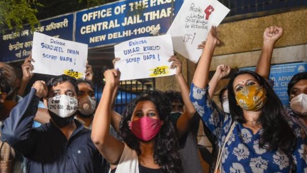 दिल्ली दंगों से कैसे जुड़ गए तार?