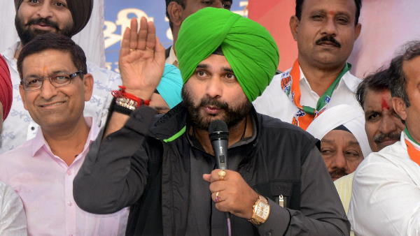 सिद्धू के पास हैं 44 लाख रुपए की घड़ियां