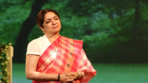 करीना ने मुस्कुराते हुए 'शुक्रिया' बोला