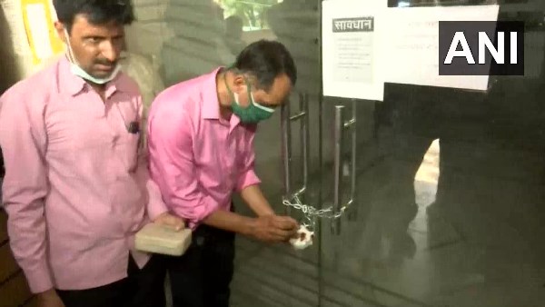 Agra Paras Hospital sealed by administration Agra Paras Hospital sealed by administration