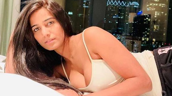 पूनम पांडे ने प्रेग्नेंसी की खबरों पर तोड़ी चुप्पी