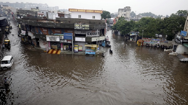 हल्की से मध्यम बारिश होने की आशंका