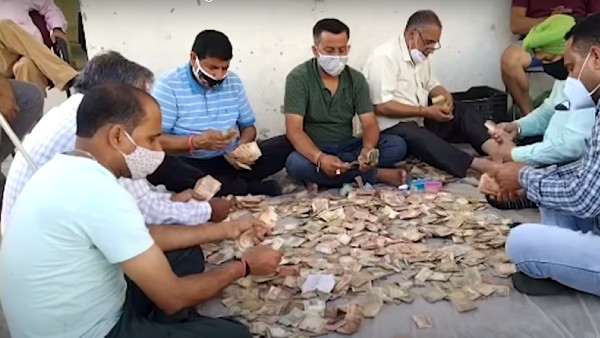 जर्जर झोपड़ी थी ठिकाना
