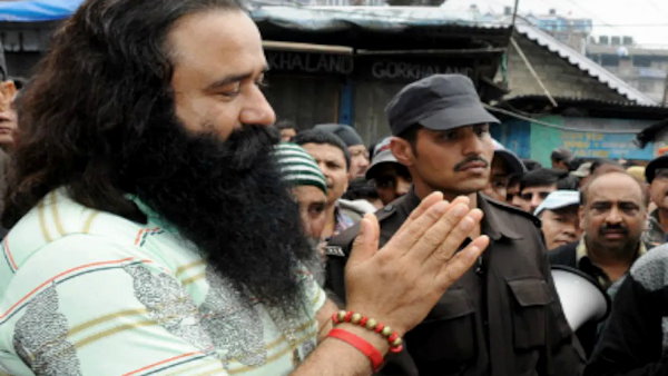 27 अगस्त 2017 से भुगत रहा जेल में सजा